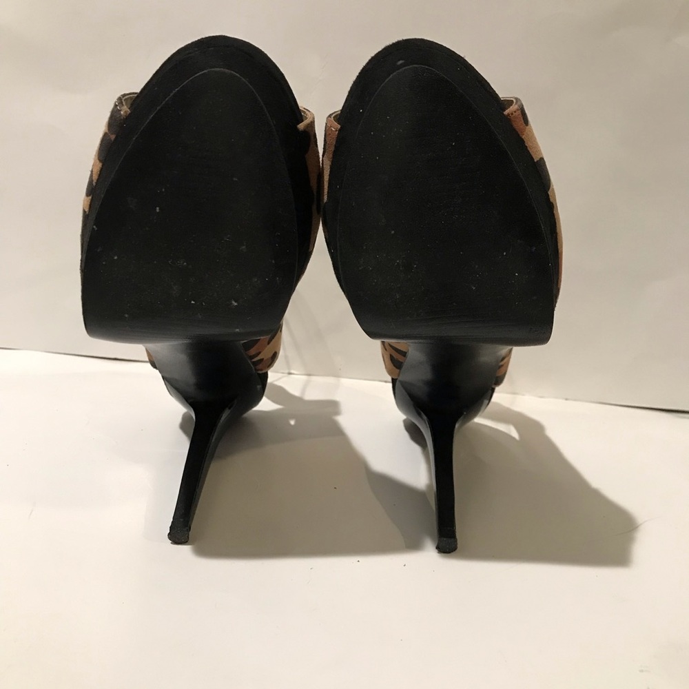Carlos by Carlos Santana Peep Toe Slingback Heels Suede Leopard Print Size 6 1/2 - Picture 9 of 16